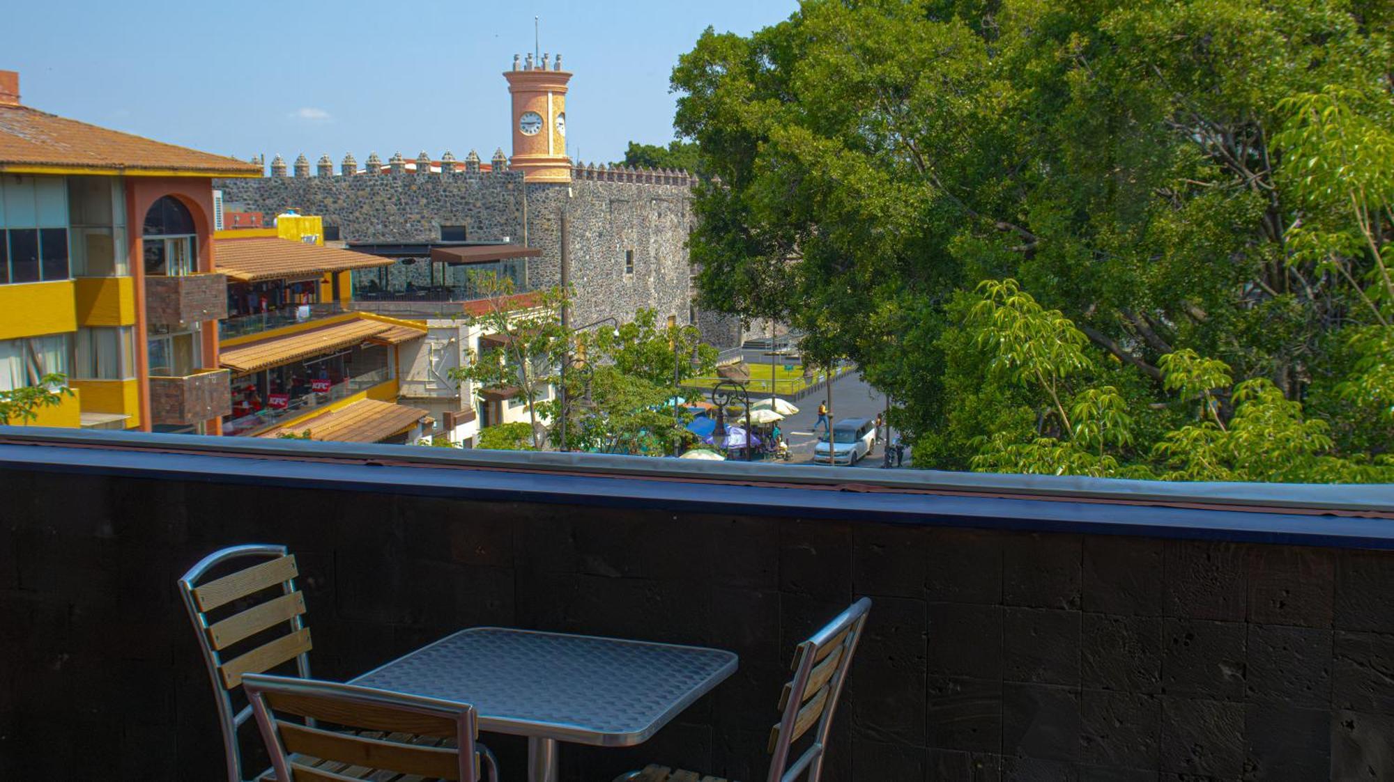 Suites Las Plazas Cuernavaca Exterior foto